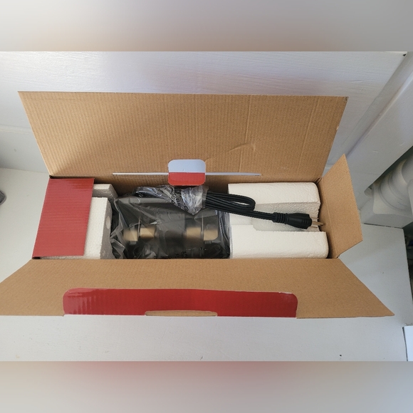 NEW in Box DC Comic's WONDERWOMAN Pancake Maker. - Picture 4 of 9